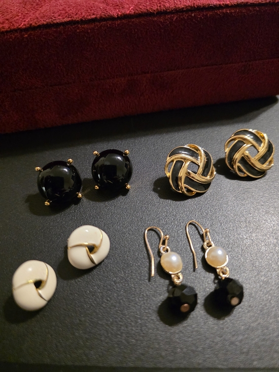 Vintage Jewelry - Vintage 4 Pair Pierced Earring Set: Gold, Black & Cream Studs/Knot  & Drop